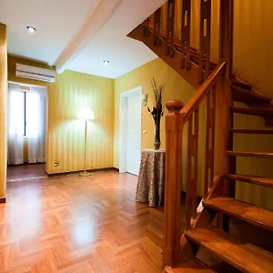 *** Otel Trevi 41 İtalya